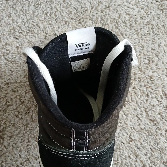 Men's Black High-Top Skate Sneakers with White Accents - Picture 2 of 3